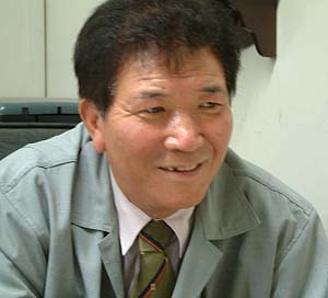 대구시 중구청 환경미화원 40명으로 구성된 [사랑회] 대표 강병주(57)씨.