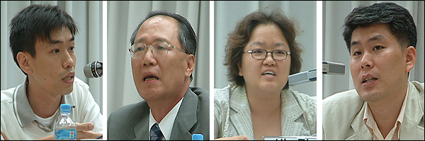 에 대한 토론회(6.22 경북대)[대구경북통일연대] 오택진 사무처장, [경북대] 배한동 교수, [대구여성회] 박미진 평화위원장, [한겨레] 박영률 기자(왼쪽부터)