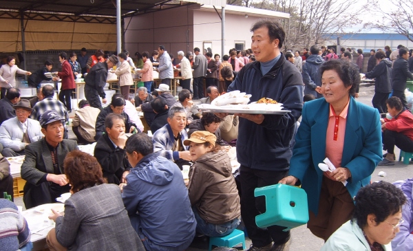 영천시 청통면 영농발대식(2006.4)...농민으로 농민들과 함께 한 故 이주영씨.