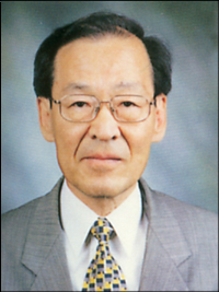 염무웅 전 영남대 교수