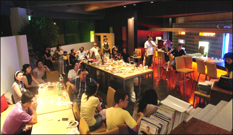 경주 로하스에서 열린 전시.경매