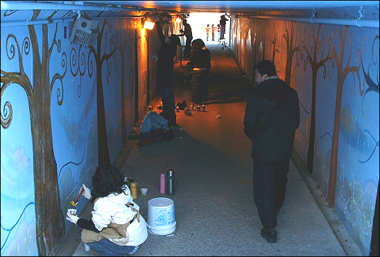 신천 지하도 작업...YMCA와 동네 아이들, 주민들이 함께 했다.