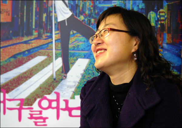 거리문화시민연대 최정현(31) 복지문화팀장...내년에 '문화도시연대'로 바뀌고 그녀는 그만둔다.