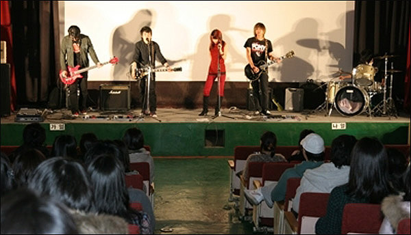 대구경북독립영화협회와 인디053의 만남 - < inDie meet inDie >...2007년 11월 24일 동성아트홀 공연 장면