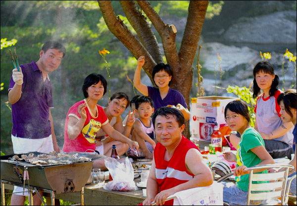 강원도 어느 계곡에서 언니네 가족들과 함께 한 2005년 여름 휴가...(사진.이은정)