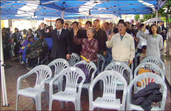 주최측은 행사장 앞자리를 '공무원' 자리로 비워뒀으나 끝까지 채워지지 않았다 / 사진. 평화뉴스 유지웅 기자