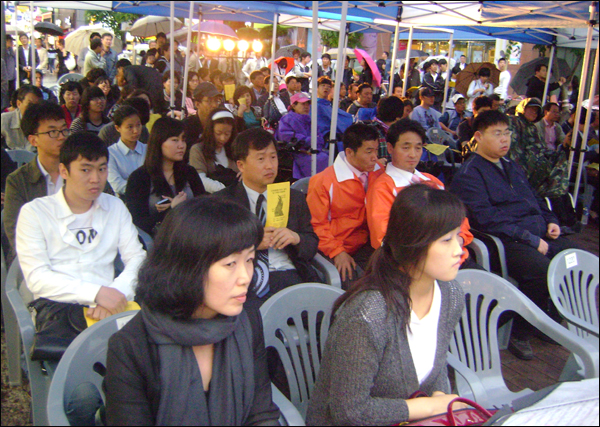 5.18민중항쟁 30주년 대구시민문화제...시민사회단체 회원과 시민 150여명이 참석했다 / 사진. 평화뉴스 유지웅 기자