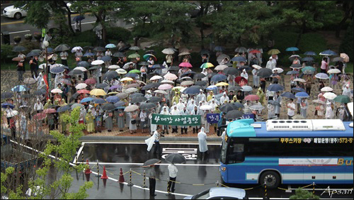 안동시청 앞에서 열린 '4대강 사업 중단 촉구' 집회 / 사진. 정수근