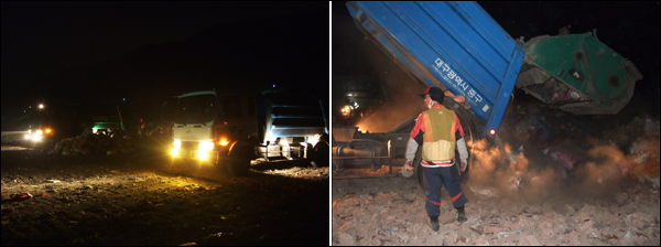 새벽 4시반쯤 도착한 방천리 쓰레기매립장. 먼저 온 여러대의 수거차량이 쓰레기를 쏟아붇고 있는 모습(좌)과 노송열 기사의 차량이 쓰레기를 내려놓는 모습(우) / 사진. 평화뉴스 박광일 기자
