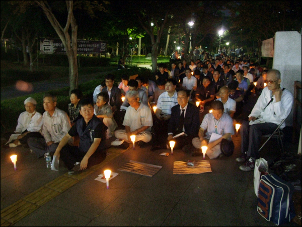 고(故) 이소선 여사의 '추모의 밤'에 참석한 시민들 (2011.09.06) / 사진. 평화뉴스 박광일 기자