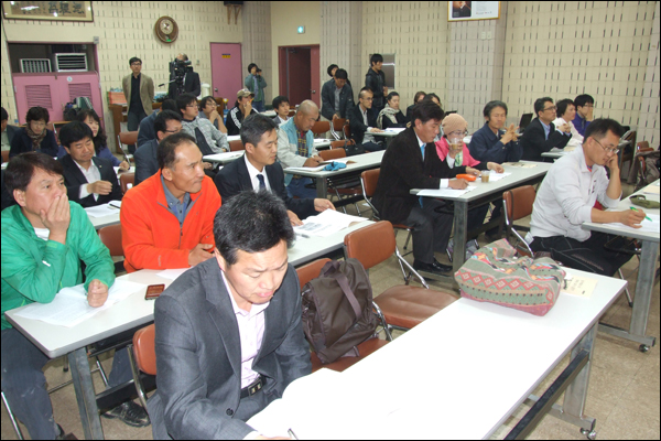 토론회에 참석한 참석자들의 모습 (2011.10.14) / 사진. 평화뉴스 박광일 기자