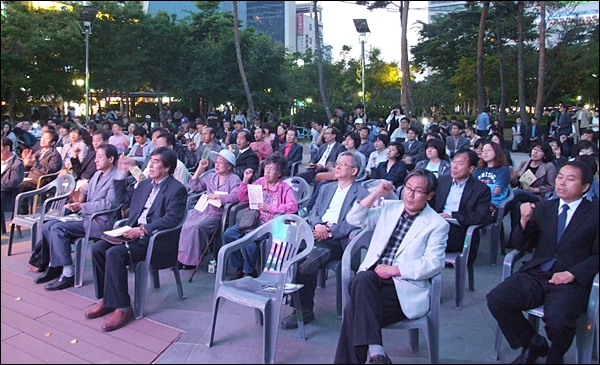 기념문화제는 대구지역 시민단체 회원을 포함한 야당인사, 시민 100여명이 참석한 가운데 1시간 30분가량 진행됐다.(2012.5.18) / 사진. 평화뉴스 김영화 기자