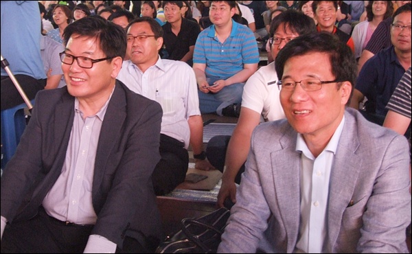 (왼쪽부터)민주통합당 홍의락, 신경민 의원도 "MBC 노조 파업을 지지"하며 "해결책을 모색하고 있다"고 밝혔다(2012.6.22) / 사진. 평화뉴스 김영화 기자