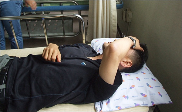 청도대남병원 응급실로 이송된 정수근 국장(2012.7.13) / 사진.평화뉴스 김영화 기자