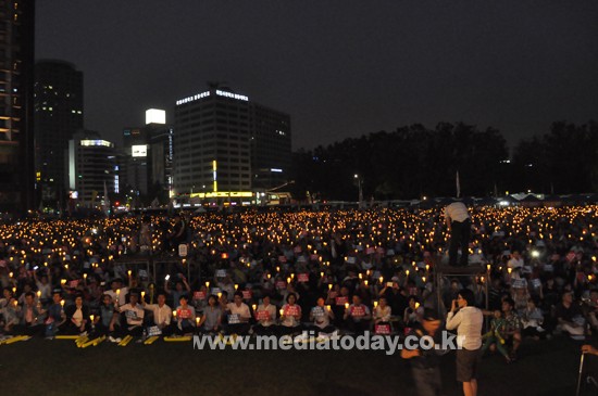 지난 13일 서울광장에서 열린 대국민 촛불집회 @이아인 기자 banhoo