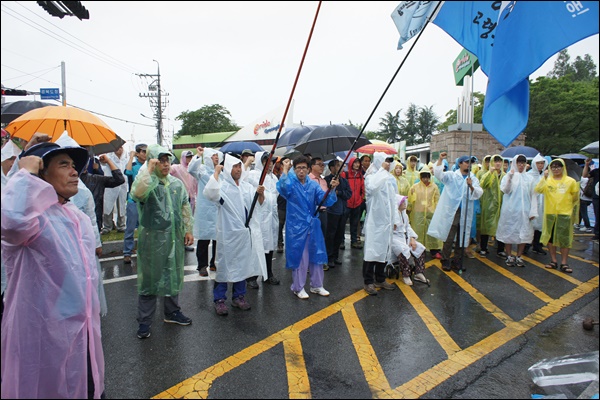 밥쌀 수입 중단 집회에 농민 등 150여명이 참석했다(2015.6.30) / 사진.평화뉴스 박성하 인턴기자