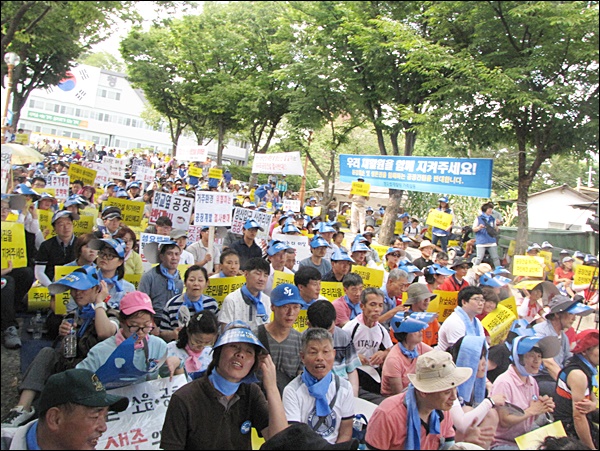 고령군 어곡리 주민들의 '공장 설립 반대 집회'(2015.8.10) / 사진.평화뉴스 김영화 기자