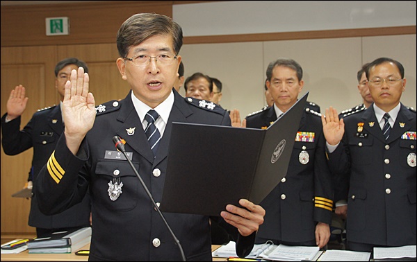 국감 증인선서 중인 이상식 대구경찰청장(2015.9.21) / 사진.평화뉴스 김영화 기자