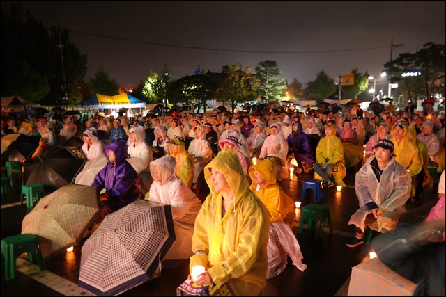 성주 주민 450여명도 80일째 사드철회 촛불을 들었다(2016.9.30) / 사진.평화뉴스 김지연 기자