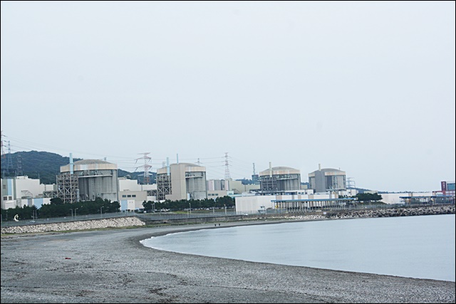 나아리에서 1km 떨어진 월성원자력발전소 1~4호기(2016.9.26) / 사진.평화뉴스 김영화 기자