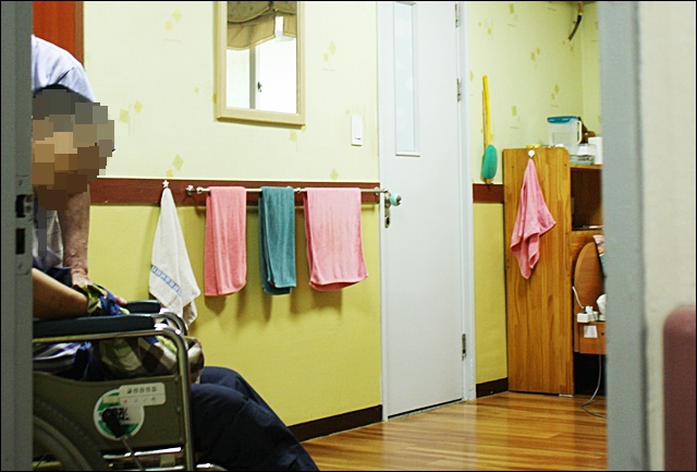 대구시립희망원 글라라의집에 사는 한 중증장애인(2016.9.19) / 사진.평화뉴스 김영화 기자