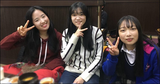 (왼쪽부터)이유정, 정혜리, 임나희 학생(2016.12) / 사진.세월호대구대책위