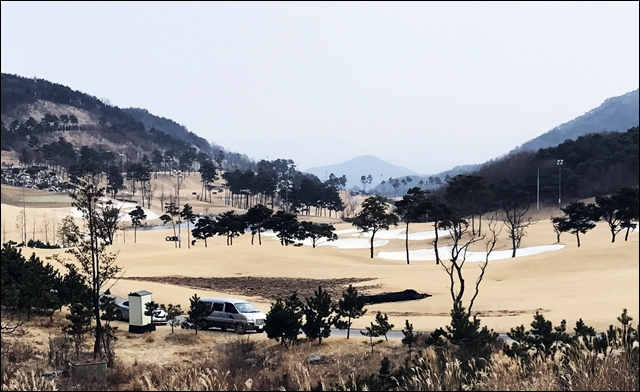 사드가 반입된 성주 롯데골프장(2017.3.1) / 사진.평화뉴스 김지연 기자