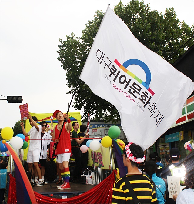 동성로 일대에서 진행되고 있는 성소수자들의 행진(2017.6.24) / 사진.평화뉴스 김영화 기자