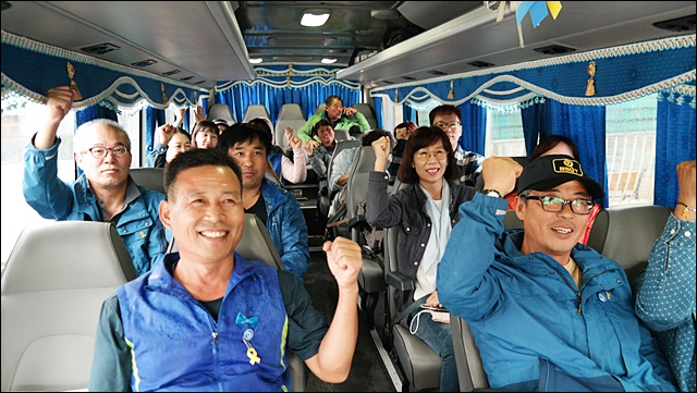 안산으로 가는 성주 주민들의 사드 반대 평화버스(2017.9.27) / 사진.평화뉴스 김지연 기자