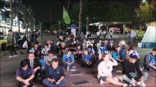 안산 사드 반대 촛불집회에 참석한 성주 주민들(2017.9.27) / 사진.평화뉴스 김지연 기자