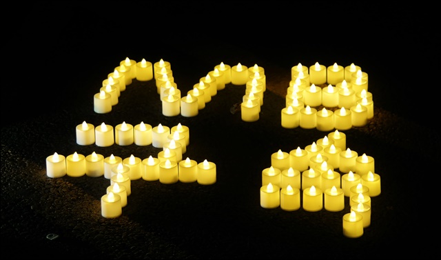 MB(이명박 전 대통령) 구속수사를 촉구하는 시민들의 촛불(2017.12.16.자유한국당대구경북시도당 앞) / 사진. 평화뉴스 김지연 기자