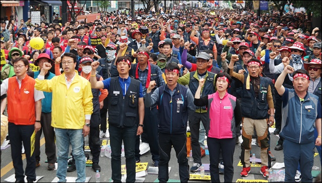 이날 대구 노동자 2천여명이 참석했다(2018.5.1.중앙로 대중교통전용지구) / 사진. 평화뉴스 김지연 기자