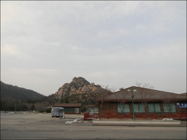 제2온정각 모습. 이름이 '수정봉 식당'으로 바뀌어 운영되고 있다.(2019.2.13) / 사진 제공. 6.15남측위원회 대구경북본부
