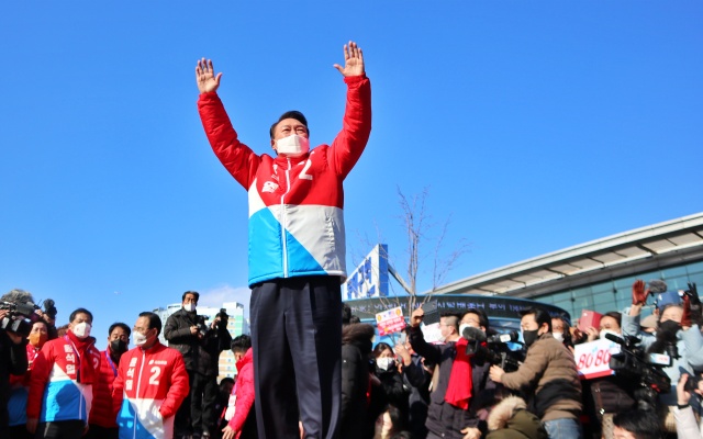 국민의힘 윤석열 후보가 동대구역 광장에서 유세를 펼쳤다.(2022.2.15) / 사진.평화뉴스 김영화 기자