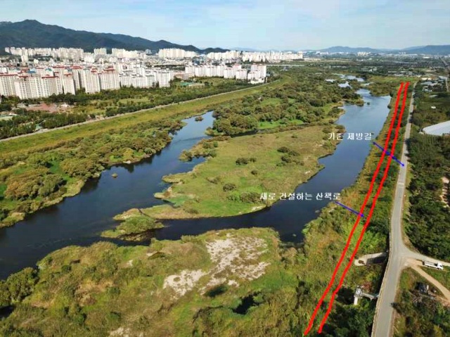 1단계 구간 공사 중 환경단체가 문제 삼고 있는 금호강 인근 고산동 지역 / 사진.대구환경연