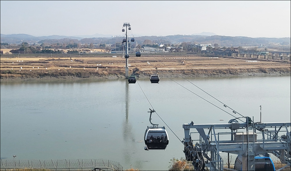 민간인통제선 내로 들어갈 수 있는 임진각 평화곤돌라(2022.11.11. 임진각) / 사진. 평화뉴스 정준민 인턴기자