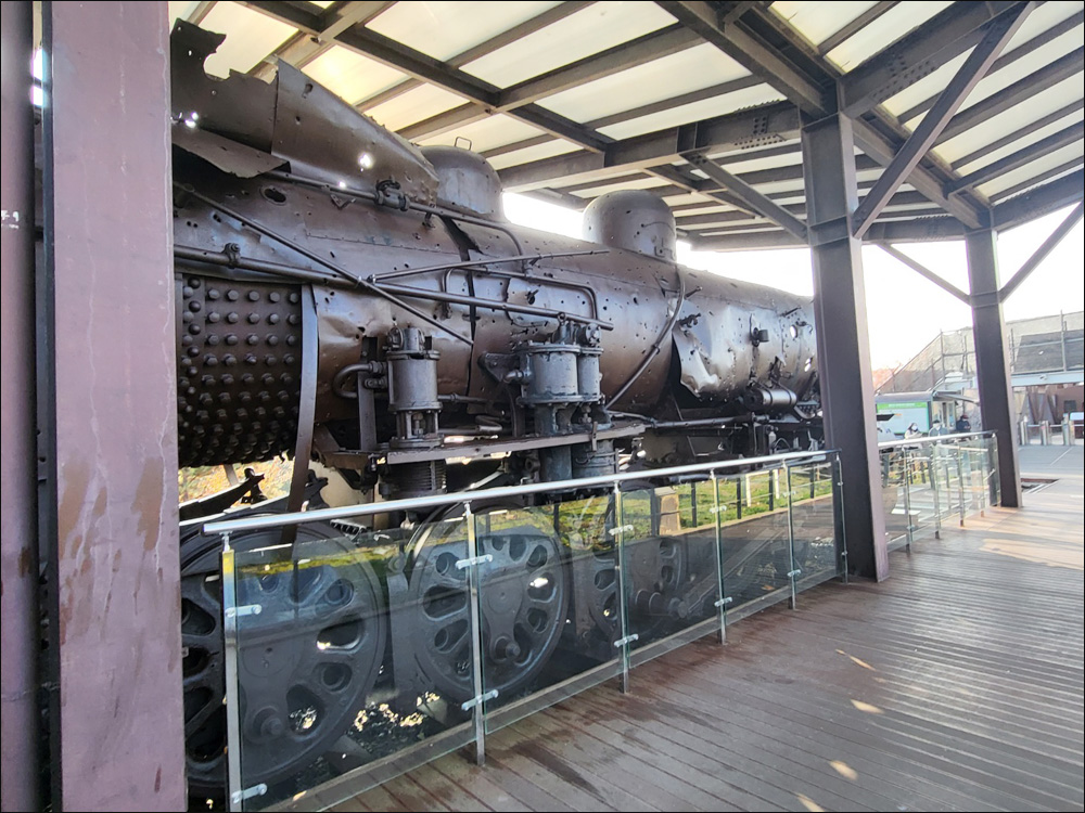 한국전쟁 때 폭격으로 폭파된 열차...열차 주위에 수많은 총알 자국이 박혀 있다(2022.11.11. 임진각) / 사진. 평화뉴스 정준민 인턴기자