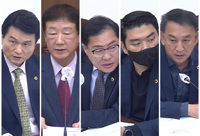 박우근, 임인환, 김대현, 류종우, 이성오 의원이 행감에서 질의 중이다.(2022.11.16) / 사진.대구시의회