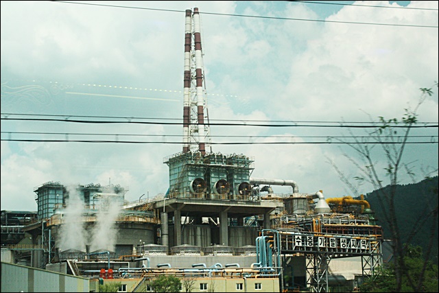 낙동강 최상류 경북 봉화군 석포면에 있는 영풍제련소(2018.7.26) / 사진.평화뉴스 김영화 기자
