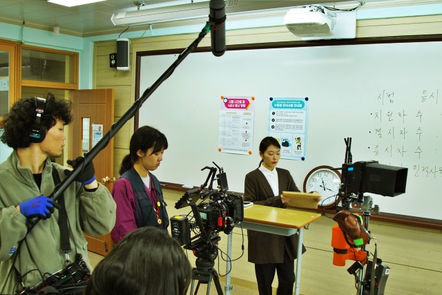 김선빈 감독의 영화 <수능을 치려면> 촬영 현장 / 사진.대구영상미디어센터