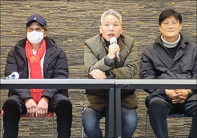 이태원 참사 희생자 송채림씨의 아버지 송진영 '10.29 이태원참사 유가족협의회' 부대표가 "진상규명"을 호소하고 있다. / 사진. 평화뉴스 정준민 인턴기자