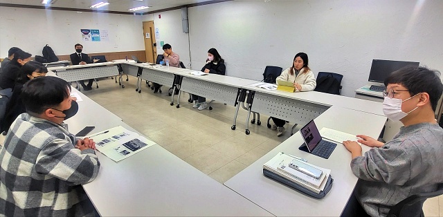 평화뉴스 67차 독자위원회 회의가 박성익 위원 사회로 진행되고 있다.(2023.2.20) / 사진.평화뉴스 김영화 기자