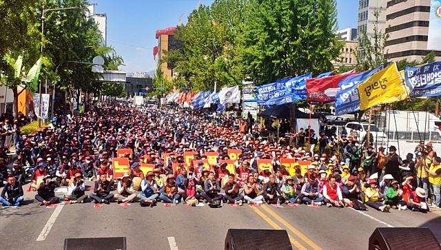 '노동개악 저지' 대형 피켓팅(2023.5.1) / 사진.평화뉴스 정준민 수습기자