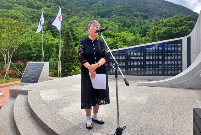 "뼈 한 조각만이라도" 채영희 유족회 이사장이 호소하는 모습(2023.5.24) / 사진. 평화뉴스 정준민 수습기자