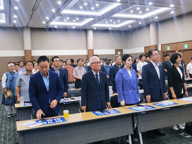 (왼쪽부터)정봉주 민주당 교육연수원장, 정세현 전 통일부장관, 이경 민주당 상근부대변인, 강민구 대구시당위원장, 임미애 경북도당위원장(2023.6.23) / 사진. 평화뉴스 정준민 수습기자