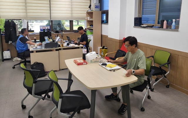 노조 사무실로 출근한 조양한울분회 노동자들(2023.8.1) / 사진. 평화뉴스 정준민 기자