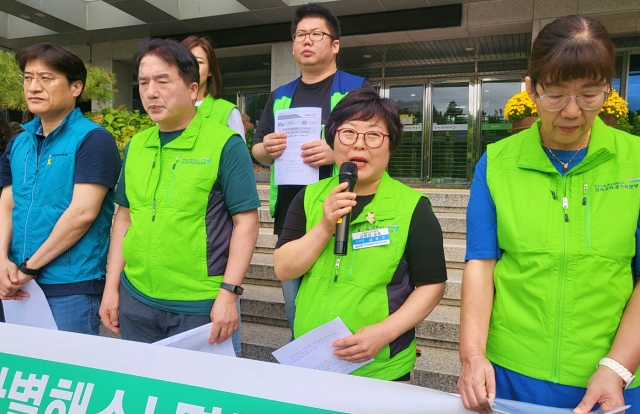 김윤순 전국교육공무직본부 대구지부장이 대구시교육청을 비판하고 있다. (2023.9.25) / 사진. 평화뉴스 정준민 기자