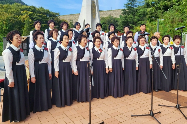제주4.3 유족들로 구성된 평화합창단이 합창하는 모습(2023.10.6) / 사진. 평화뉴스 정준민 기자