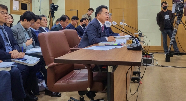 김대영 대구시 교통국장이 질의에 답변하고 있다. (2023.11.10) / 사진.평화뉴스 정준민 기자