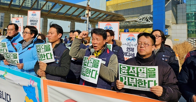 이길우 민주노총 대구지역본부장이 "민생 해결"을 촉구하고 있다. (2024.2.8) / 사진. 평화뉴스 정준민 기자